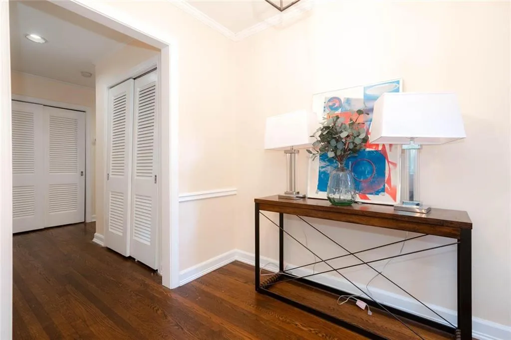 581 Hammond Drive, Atlanta, Georgia 30328, 3 Bedrooms Bedrooms, ,2 BathroomsBathrooms,Residential,Sold,581 Hammond Drive,7245477