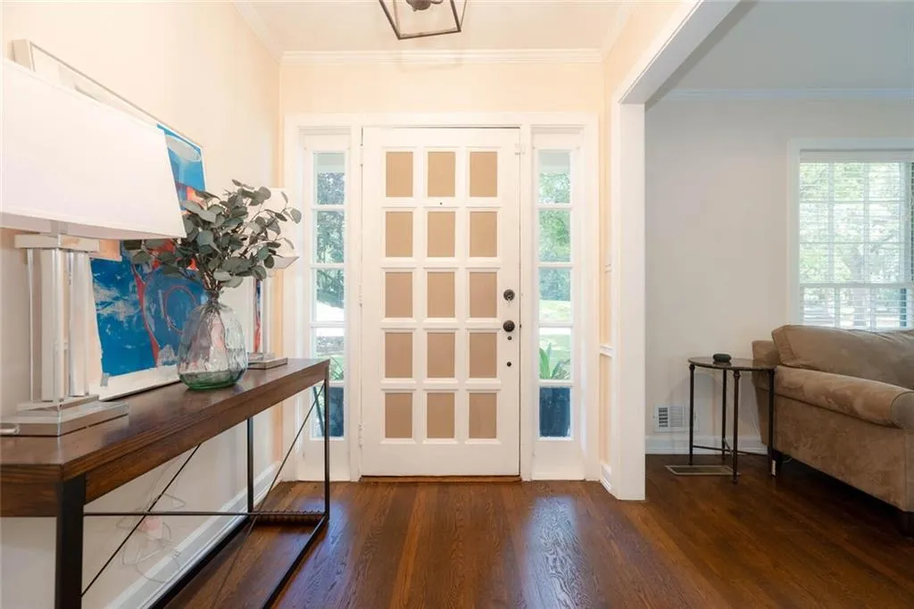 581 Hammond Drive, Atlanta, Georgia 30328, 3 Bedrooms Bedrooms, ,2 BathroomsBathrooms,Residential,Sold,581 Hammond Drive,7245477