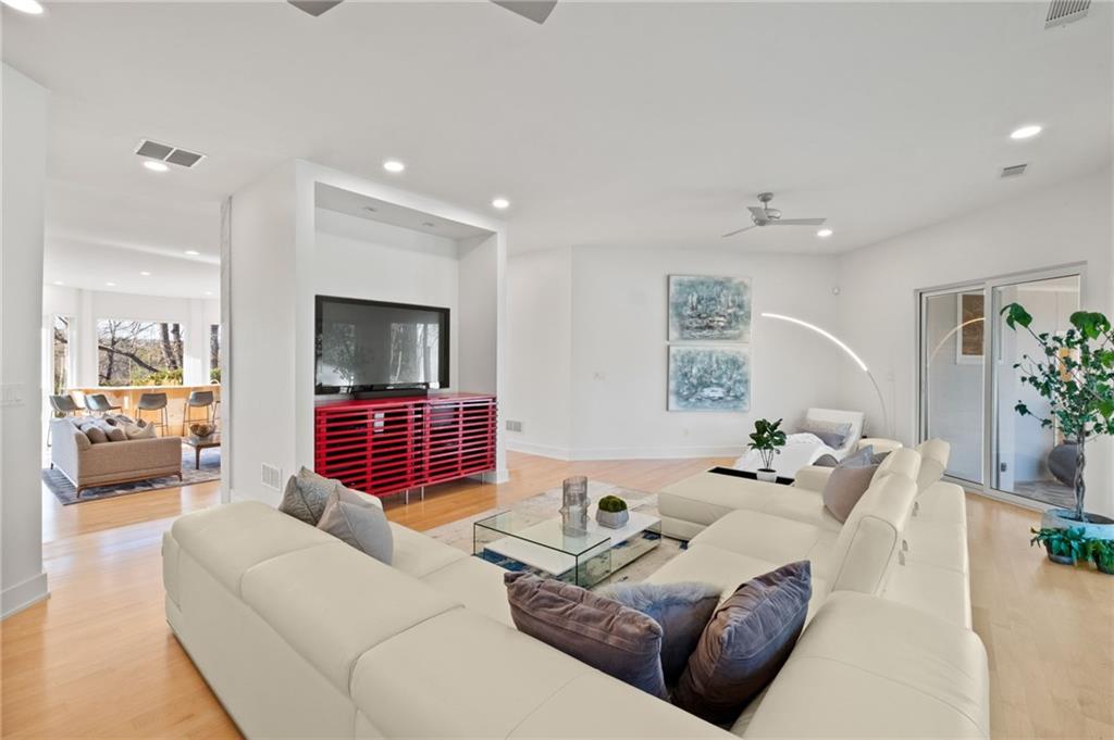 30 Chevaux Court, Atlanta, Georgia 30342, 4 Bedrooms Bedrooms, ,4 BathroomsBathrooms,Residential,Sold,30 Chevaux Court,7326939