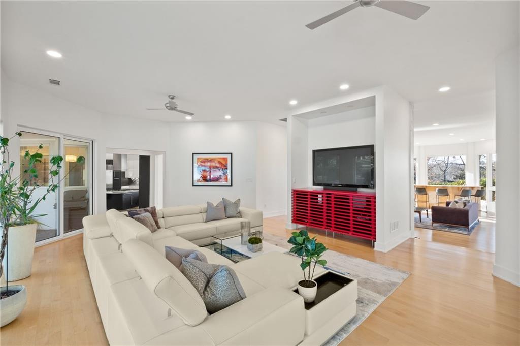 30 Chevaux Court, Atlanta, Georgia 30342, 4 Bedrooms Bedrooms, ,4 BathroomsBathrooms,Residential,Sold,30 Chevaux Court,7326939