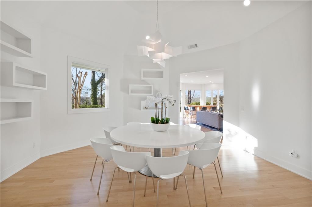 30 Chevaux Court, Atlanta, Georgia 30342, 4 Bedrooms Bedrooms, ,4 BathroomsBathrooms,Residential,Sold,30 Chevaux Court,7326939