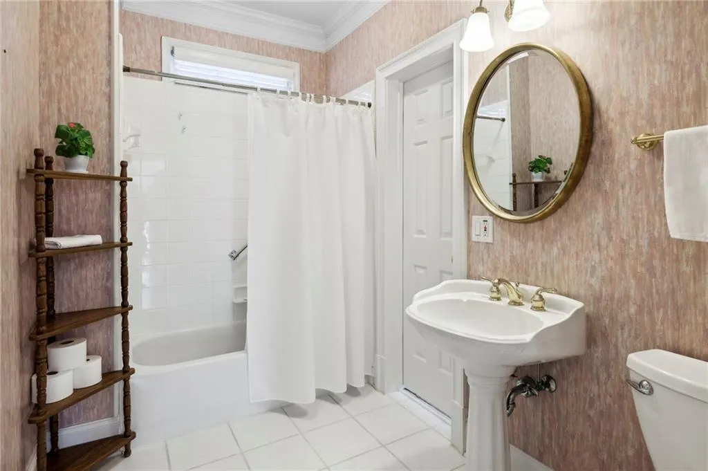 335 Hunting View Court, Atlanta, Georgia 30328, 5 Bedrooms Bedrooms, ,4 BathroomsBathrooms,Residential,Sold,335 Hunting View Court,7201264