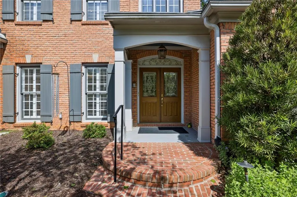 335 Hunting View Court, Atlanta, Georgia 30328, 5 Bedrooms Bedrooms, ,4 BathroomsBathrooms,Residential,Sold,335 Hunting View Court,7201264