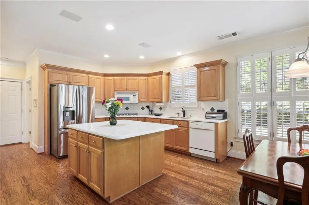 335 Hunting View Court, Atlanta, Georgia 30328, 5 Bedrooms Bedrooms, ,4 BathroomsBathrooms,Residential,Sold,335 Hunting View Court,7201264