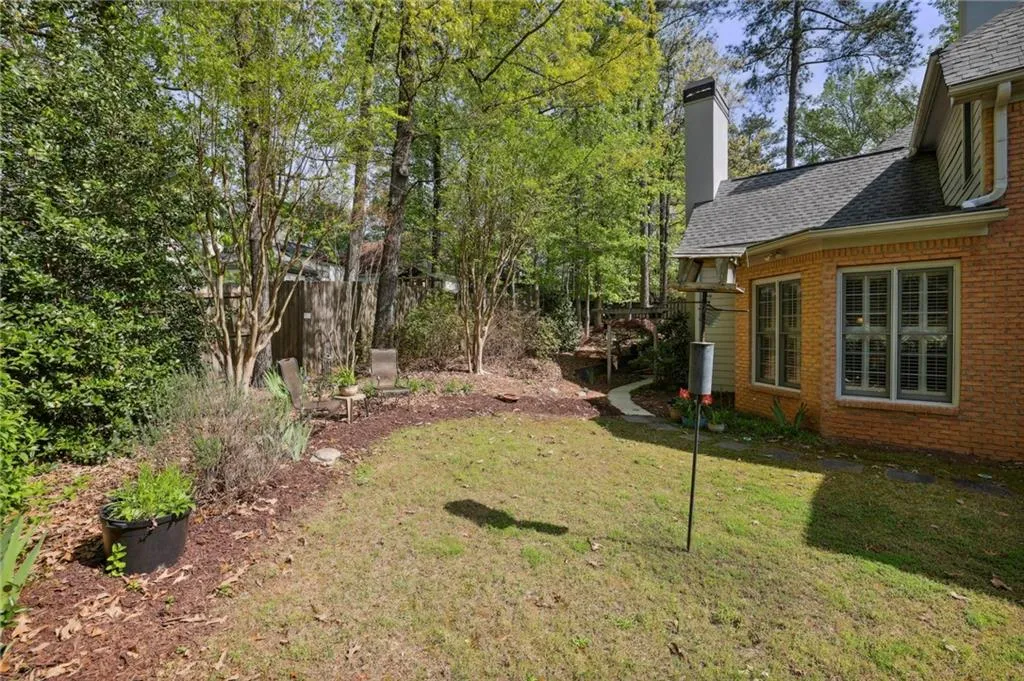 335 Hunting View Court, Atlanta, Georgia 30328, 5 Bedrooms Bedrooms, ,4 BathroomsBathrooms,Residential,Sold,335 Hunting View Court,7201264