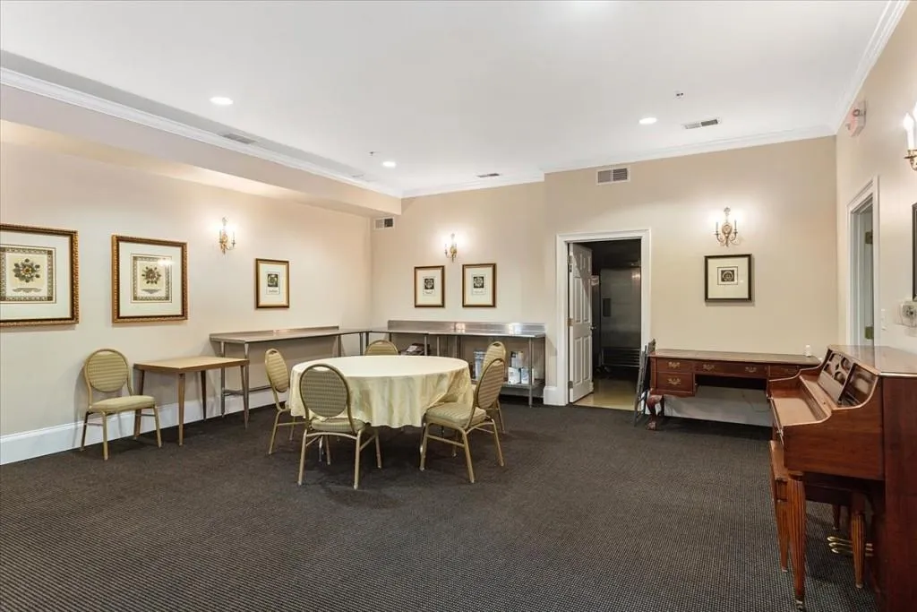 5415 Northland Drive Unit 108, Atlanta, Georgia 30342, 1 Bedroom Bedrooms, ,1 BathroomBathrooms,Residential,Sold,5415 Northland Drive Unit 108,6893749