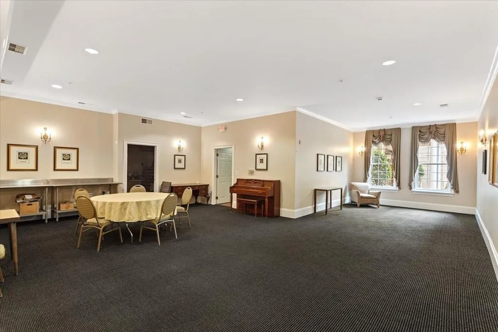 5415 Northland Drive Unit 108, Atlanta, Georgia 30342, 1 Bedroom Bedrooms, ,1 BathroomBathrooms,Residential,Sold,5415 Northland Drive Unit 108,6893749