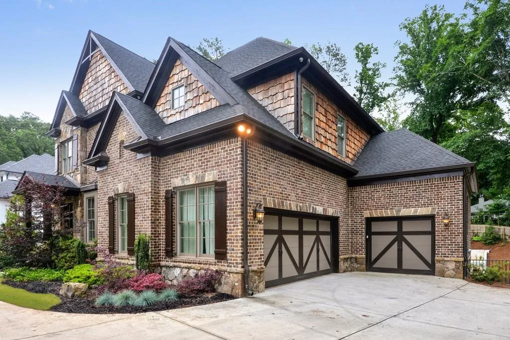 435 Windsor Parkway Ne, Sandy Springs, Georgia 30342, 5 Bedrooms Bedrooms, ,4 BathroomsBathrooms,Residential,Sold,435 Windsor Parkway Ne,6620235