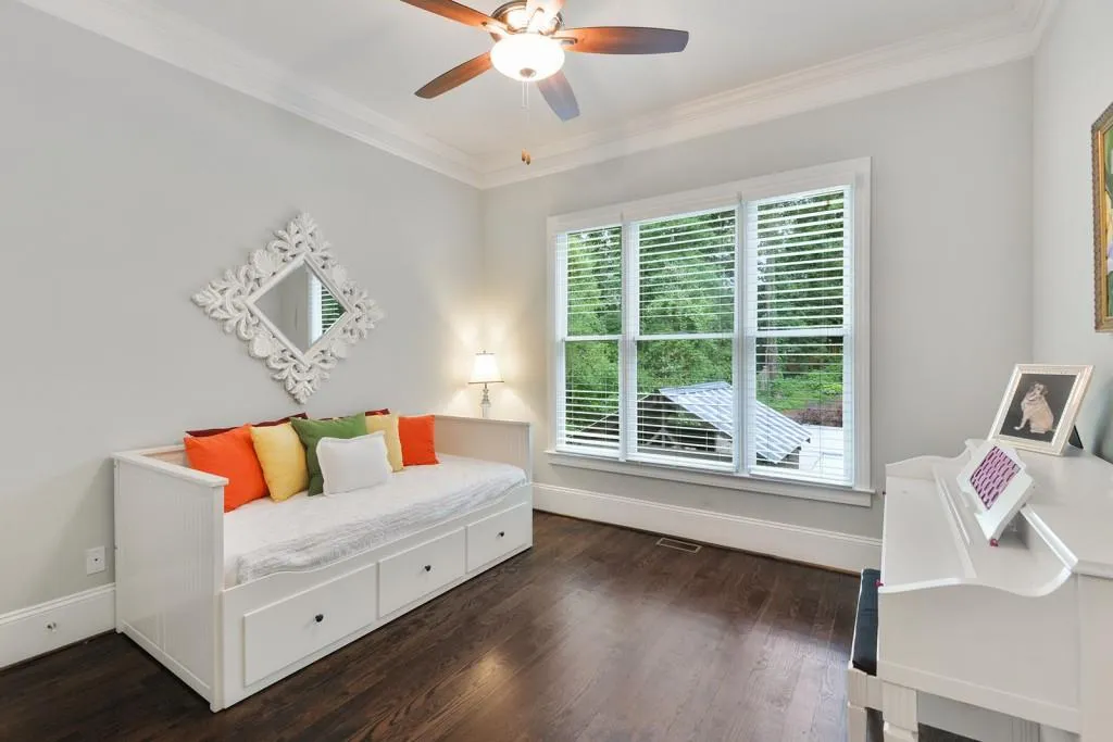 435 Windsor Parkway Ne, Sandy Springs, Georgia 30342, 5 Bedrooms Bedrooms, ,4 BathroomsBathrooms,Residential,Sold,435 Windsor Parkway Ne,6620235