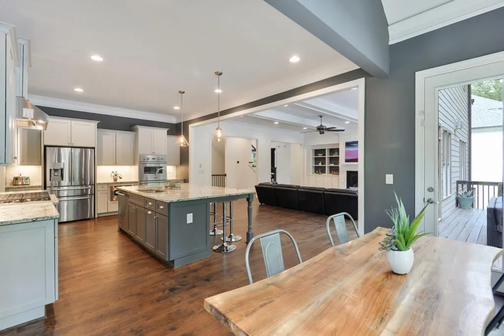 435 Windsor Parkway Ne, Sandy Springs, Georgia 30342, 5 Bedrooms Bedrooms, ,4 BathroomsBathrooms,Residential,Sold,435 Windsor Parkway Ne,6620235