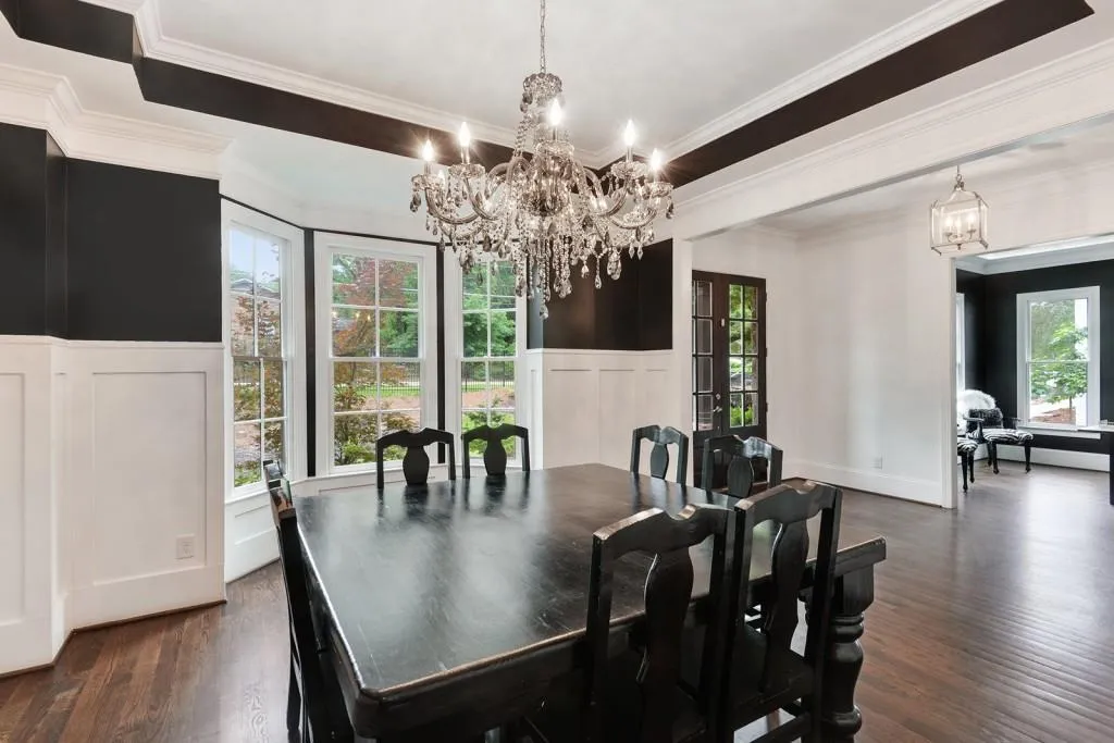 435 Windsor Parkway Ne, Sandy Springs, Georgia 30342, 5 Bedrooms Bedrooms, ,4 BathroomsBathrooms,Residential,Sold,435 Windsor Parkway Ne,6620235