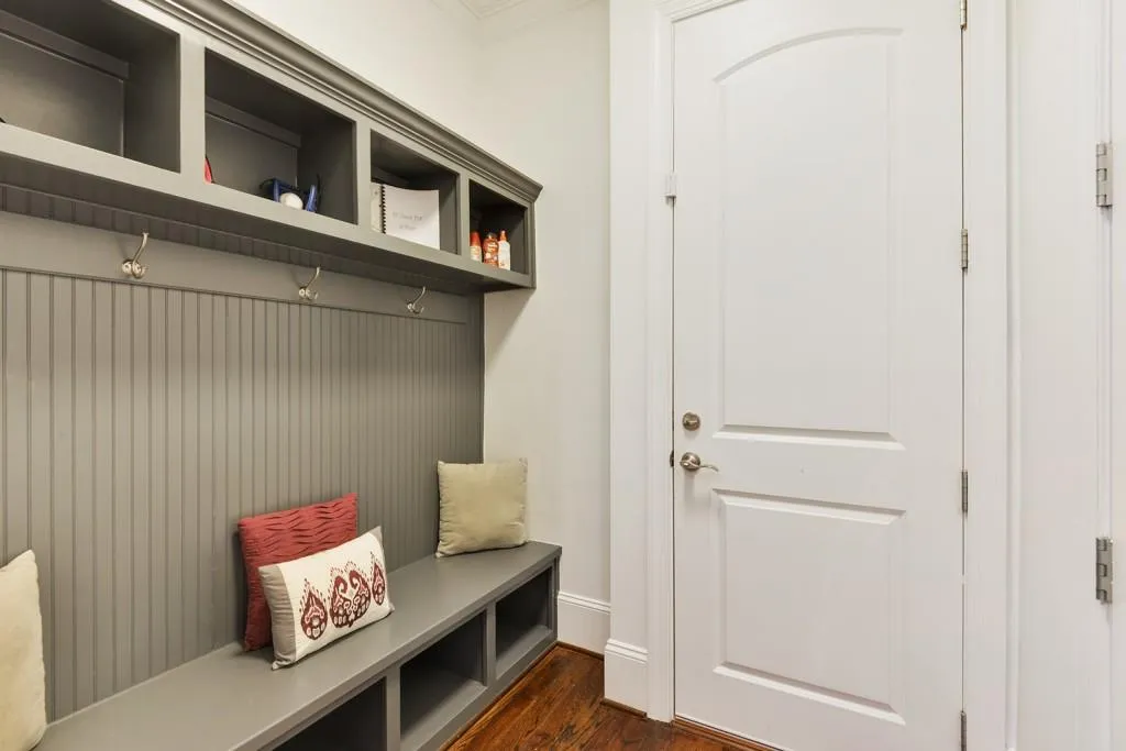 435 Windsor Parkway Ne, Sandy Springs, Georgia 30342, 5 Bedrooms Bedrooms, ,4 BathroomsBathrooms,Residential,Sold,435 Windsor Parkway Ne,6620235