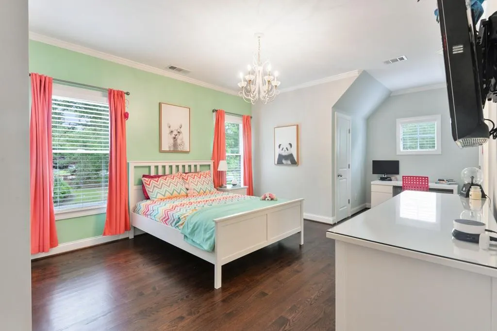 435 Windsor Parkway Ne, Sandy Springs, Georgia 30342, 5 Bedrooms Bedrooms, ,4 BathroomsBathrooms,Residential,Sold,435 Windsor Parkway Ne,6620235