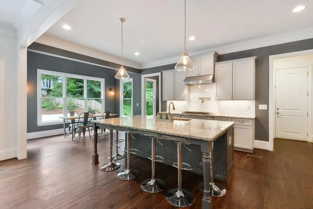 435 Windsor Parkway Ne, Sandy Springs, Georgia 30342, 5 Bedrooms Bedrooms, ,4 BathroomsBathrooms,Residential,Sold,435 Windsor Parkway Ne,6620235