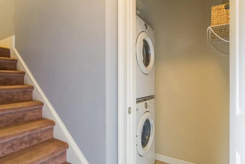 6418 Paulson Place, Atlanta, Georgia 30328, 2 Bedrooms Bedrooms, ,2 BathroomsBathrooms,Residential,Sold,6418 Paulson Place,5969381 6418 Paulson Place, Atlanta, Georgia 30328, 2 Bedrooms Bedrooms, ,2 BathroomsBathrooms,Residential,Sold,6418 Paulson Place,5969381