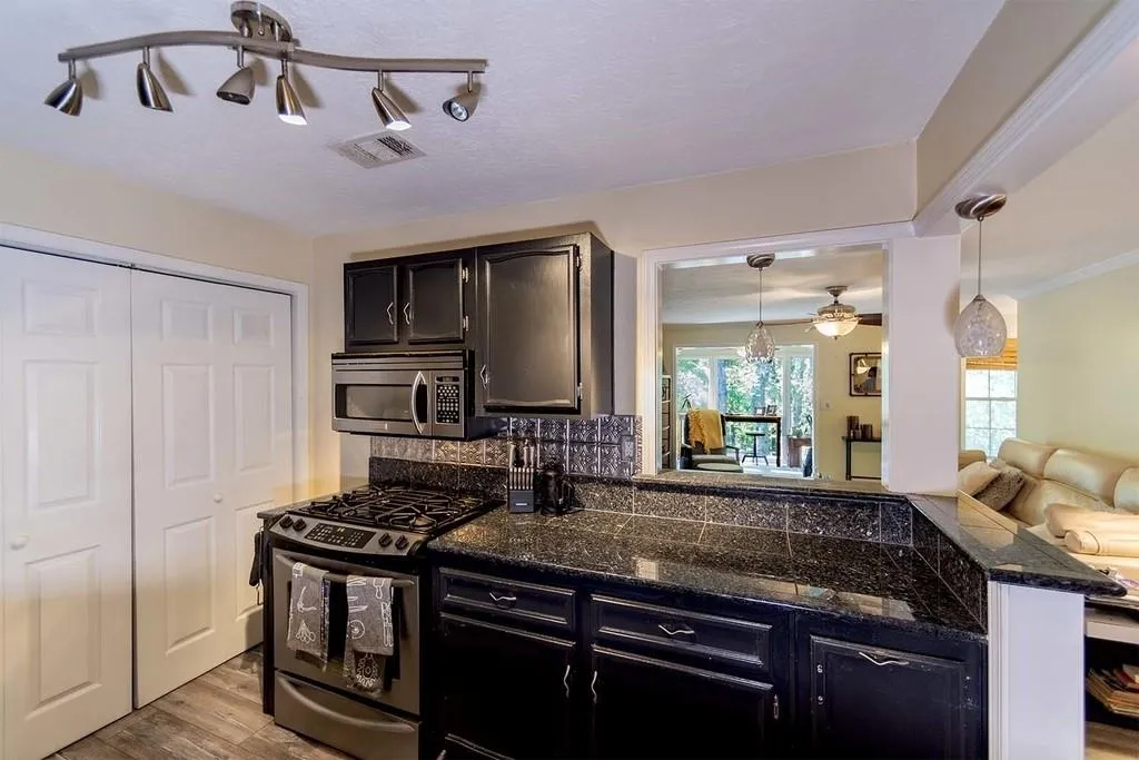 1609 Vicksburg Place, Sandy Springs, Georgia 30350, 2 Bedrooms Bedrooms, ,2 BathroomsBathrooms,Residential,Sold,1609 Vicksburg Place,6621578 1609 Vicksburg Place, Sandy Springs, Georgia 30350, 2 Bedrooms Bedrooms, ,2 BathroomsBathrooms,Residential,Sold,1609 Vicksburg Place,6621578