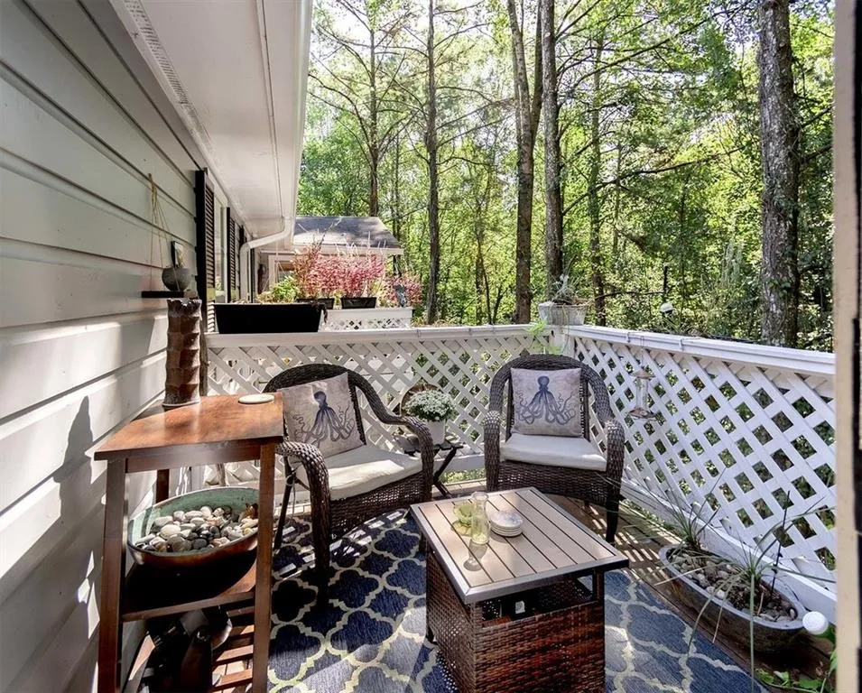 1609 Vicksburg Place, Sandy Springs, Georgia 30350, 2 Bedrooms Bedrooms, ,2 BathroomsBathrooms,Residential,Sold,1609 Vicksburg Place,6621578 1609 Vicksburg Place, Sandy Springs, Georgia 30350, 2 Bedrooms Bedrooms, ,2 BathroomsBathrooms,Residential,Sold,1609 Vicksburg Place,6621578