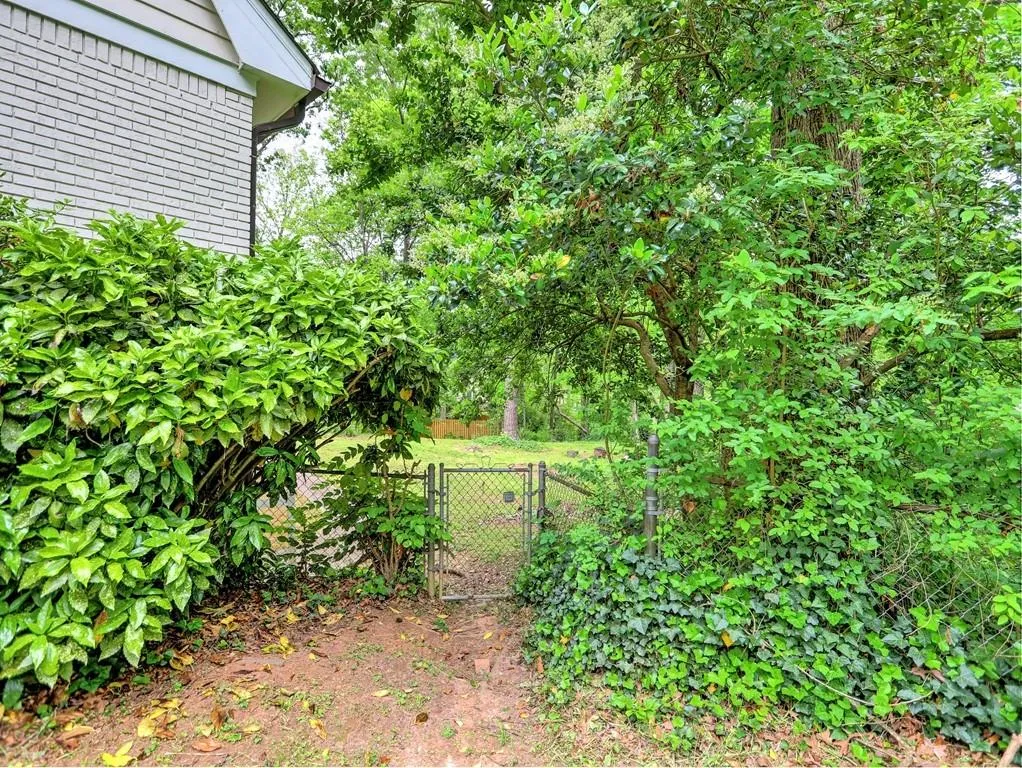 795 Spalding Drive, Sandy Springs, Georgia 30328, 5 Bedrooms Bedrooms, ,4 BathroomsBathrooms,Residential,Sold,795 Spalding Drive,6875129