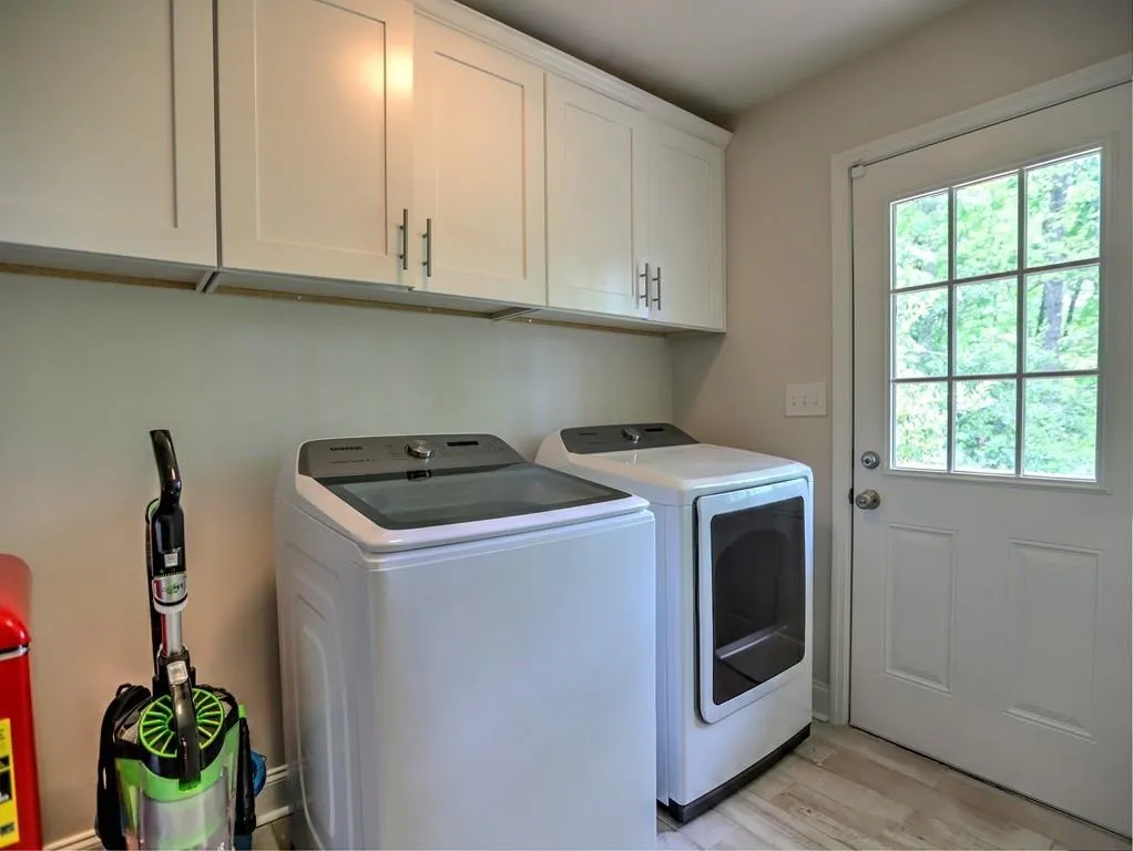 795 Spalding Drive, Sandy Springs, Georgia 30328, 5 Bedrooms Bedrooms, ,4 BathroomsBathrooms,Residential,Sold,795 Spalding Drive,6875129