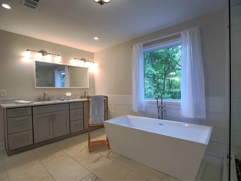 795 Spalding Drive, Sandy Springs, Georgia 30328, 5 Bedrooms Bedrooms, ,4 BathroomsBathrooms,Residential,Sold,795 Spalding Drive,6875129