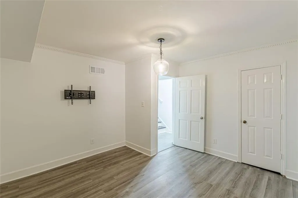 320 Alberta Terrace Ne Unit 3, Atlanta, Georgia 30305, 3 Bedrooms Bedrooms, ,3 BathroomsBathrooms,Residential,For Sale,320 Alberta Terrace Ne Unit 3,7632941