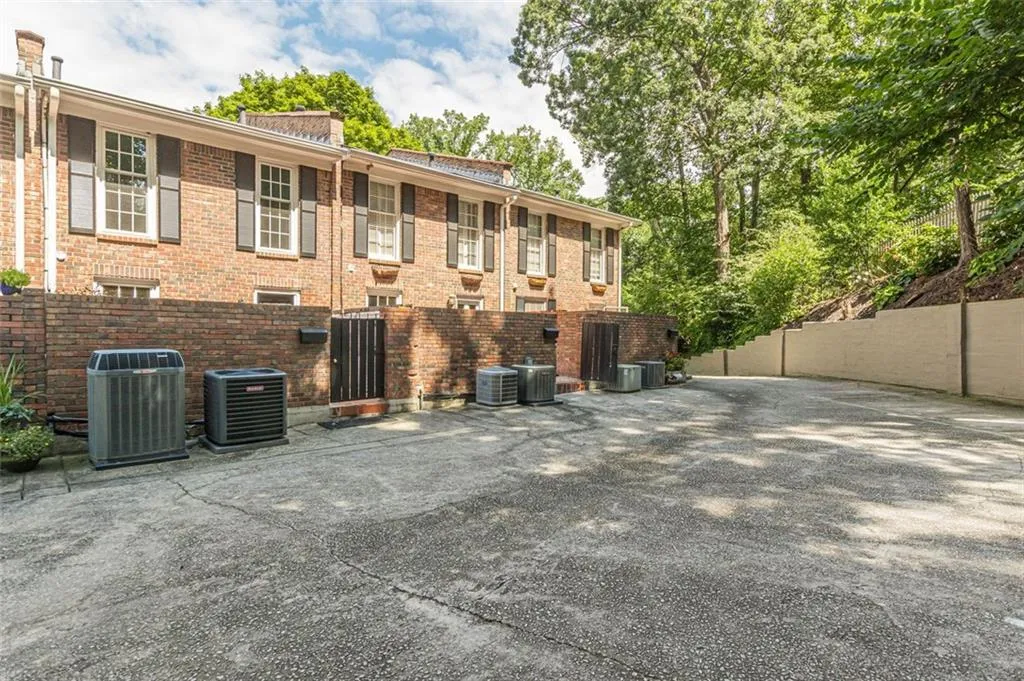 320 Alberta Terrace Ne Unit 3, Atlanta, Georgia 30305, 3 Bedrooms Bedrooms, ,3 BathroomsBathrooms,Residential,For Sale,320 Alberta Terrace Ne Unit 3,7632941