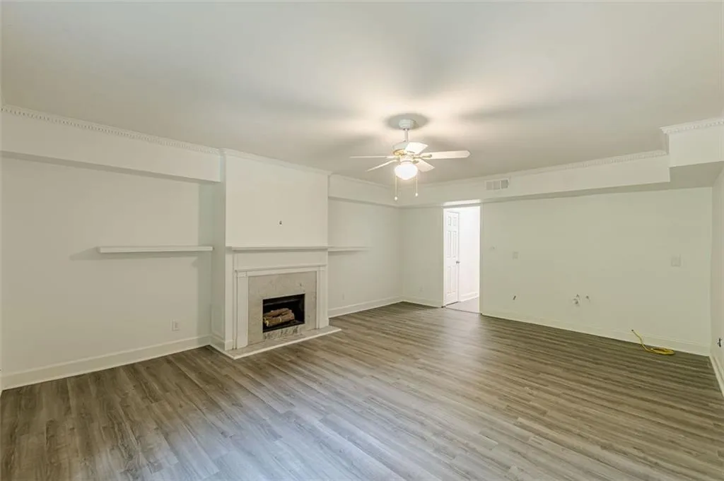 320 Alberta Terrace Ne Unit 3, Atlanta, Georgia 30305, 3 Bedrooms Bedrooms, ,3 BathroomsBathrooms,Residential,For Sale,320 Alberta Terrace Ne Unit 3,7632941