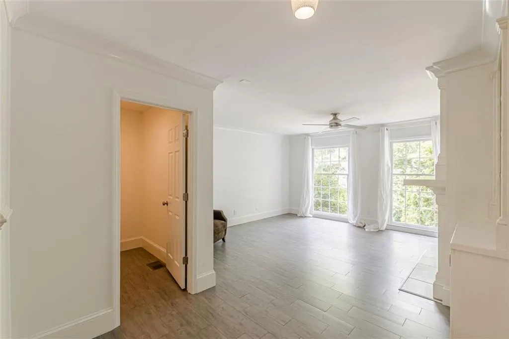 320 Alberta Terrace Ne Unit 3, Atlanta, Georgia 30305, 3 Bedrooms Bedrooms, ,3 BathroomsBathrooms,Residential,For Sale,320 Alberta Terrace Ne Unit 3,7632941
