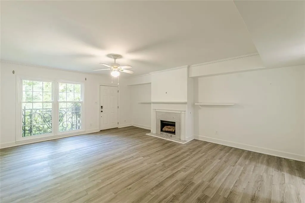 320 Alberta Terrace Ne Unit 3, Atlanta, Georgia 30305, 3 Bedrooms Bedrooms, ,3 BathroomsBathrooms,Residential,For Sale,320 Alberta Terrace Ne Unit 3,7632941