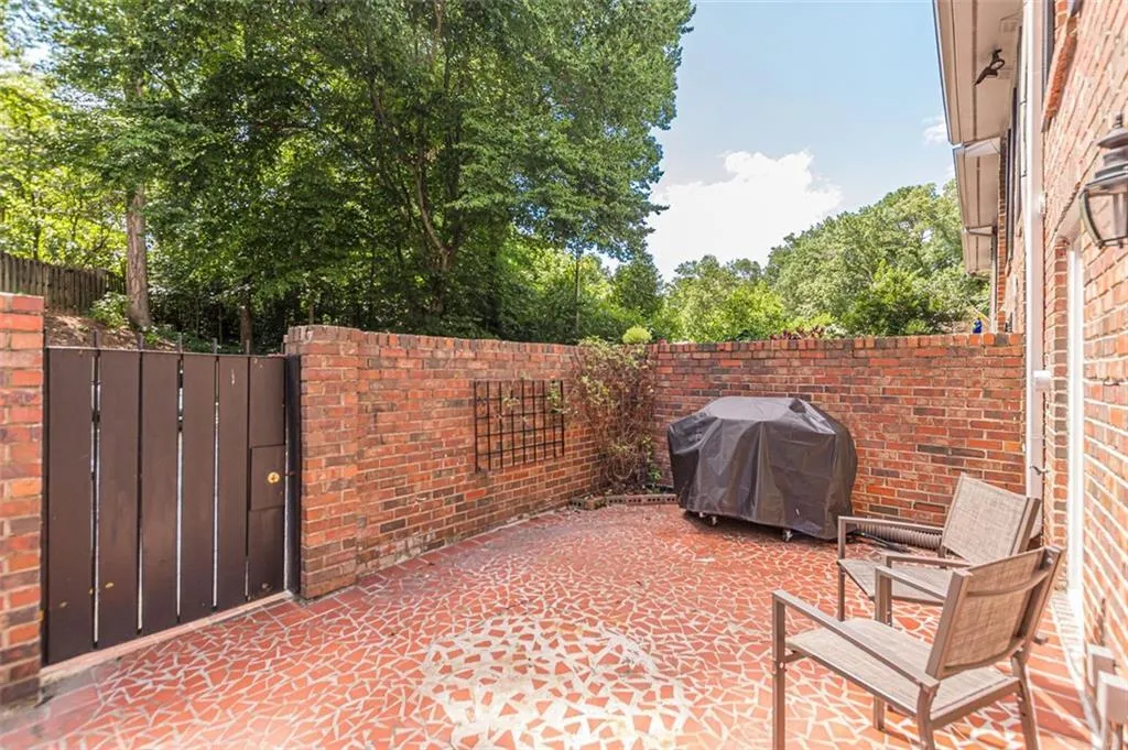 320 Alberta Terrace Ne Unit 3, Atlanta, Georgia 30305, 3 Bedrooms Bedrooms, ,3 BathroomsBathrooms,Residential,For Sale,320 Alberta Terrace Ne Unit 3,7632941