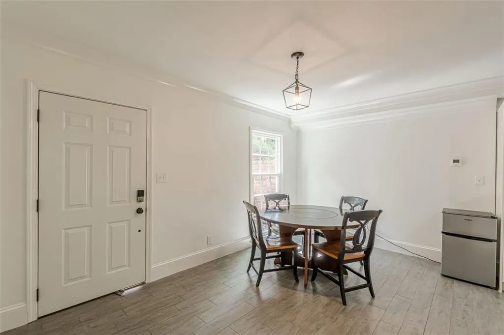 320 Alberta Terrace Ne Unit 3, Atlanta, Georgia 30305, 3 Bedrooms Bedrooms, ,3 BathroomsBathrooms,Residential,For Sale,320 Alberta Terrace Ne Unit 3,7632941