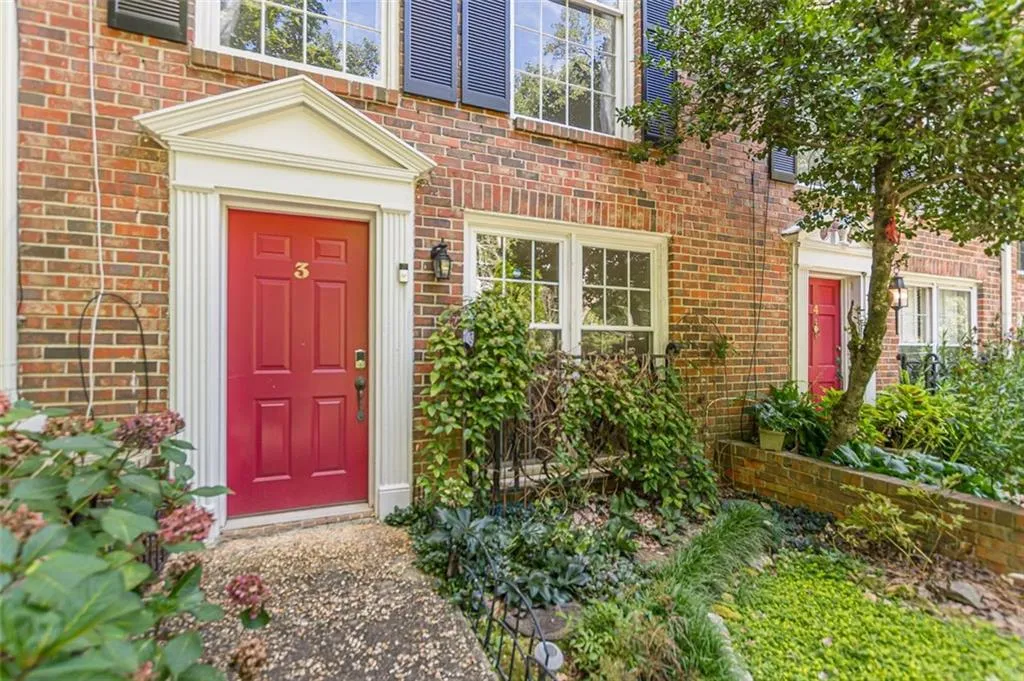 320 Alberta Terrace Ne Unit 3, Atlanta, Georgia 30305, 3 Bedrooms Bedrooms, ,3 BathroomsBathrooms,Residential,For Sale,320 Alberta Terrace Ne Unit 3,7632941