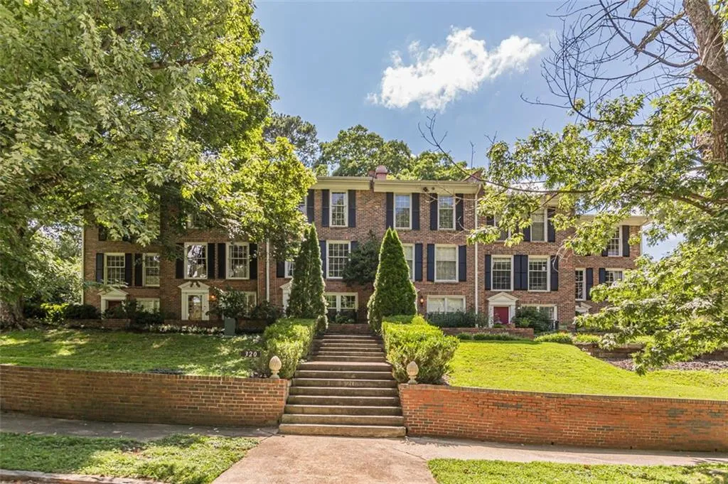 320 Alberta Terrace Ne Unit 3, Atlanta, Georgia 30305, 3 Bedrooms Bedrooms, ,3 BathroomsBathrooms,Residential,For Sale,320 Alberta Terrace Ne Unit 3,7632941