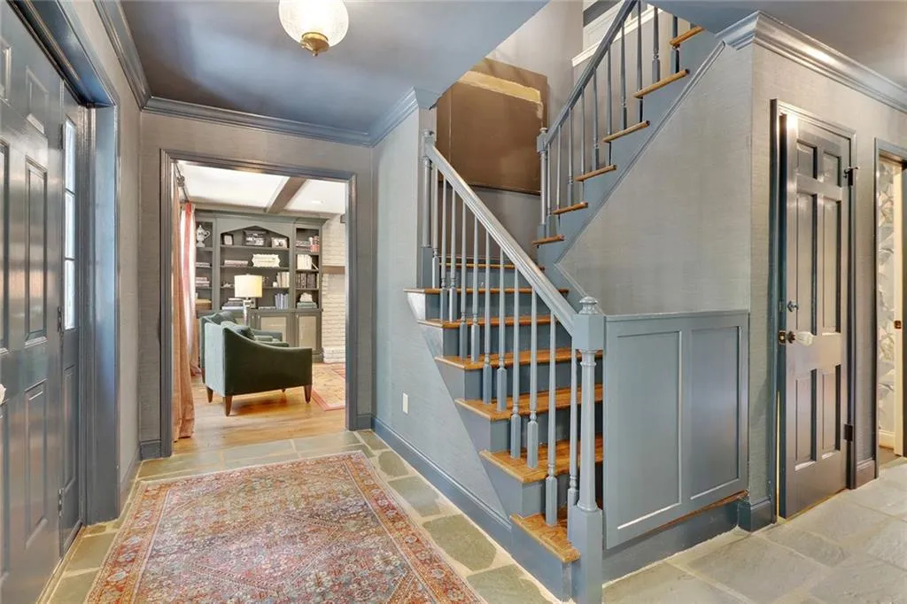 5200 High Point Road, Atlanta, Georgia 30342, 4 Bedrooms Bedrooms, ,3 BathroomsBathrooms,Residential,Sold,5200 High Point Road,6765638