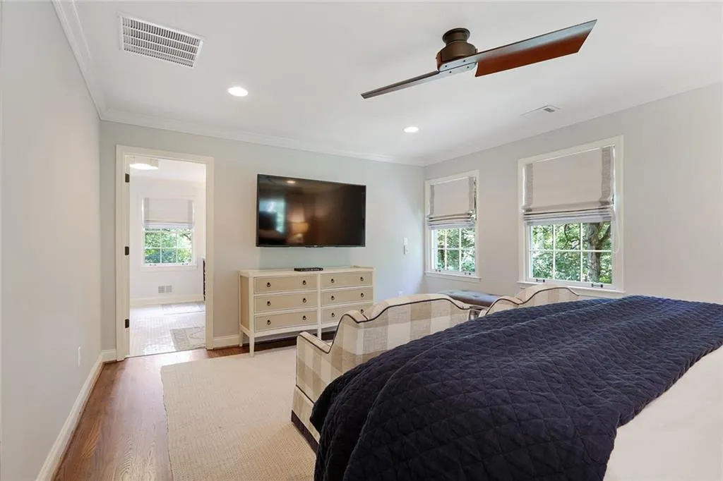 5200 High Point Road, Atlanta, Georgia 30342, 4 Bedrooms Bedrooms, ,3 BathroomsBathrooms,Residential,Sold,5200 High Point Road,6765638