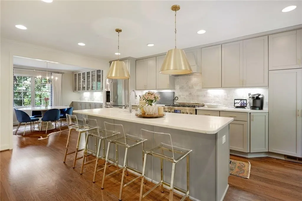 5200 High Point Road, Atlanta, Georgia 30342, 4 Bedrooms Bedrooms, ,3 BathroomsBathrooms,Residential,Sold,5200 High Point Road,6765638