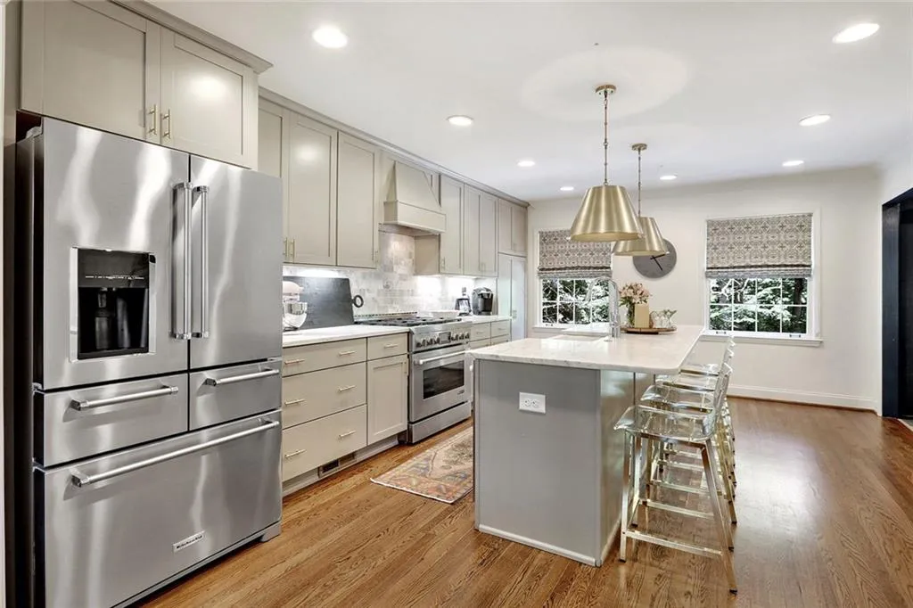 5200 High Point Road, Atlanta, Georgia 30342, 4 Bedrooms Bedrooms, ,3 BathroomsBathrooms,Residential,Sold,5200 High Point Road,6765638