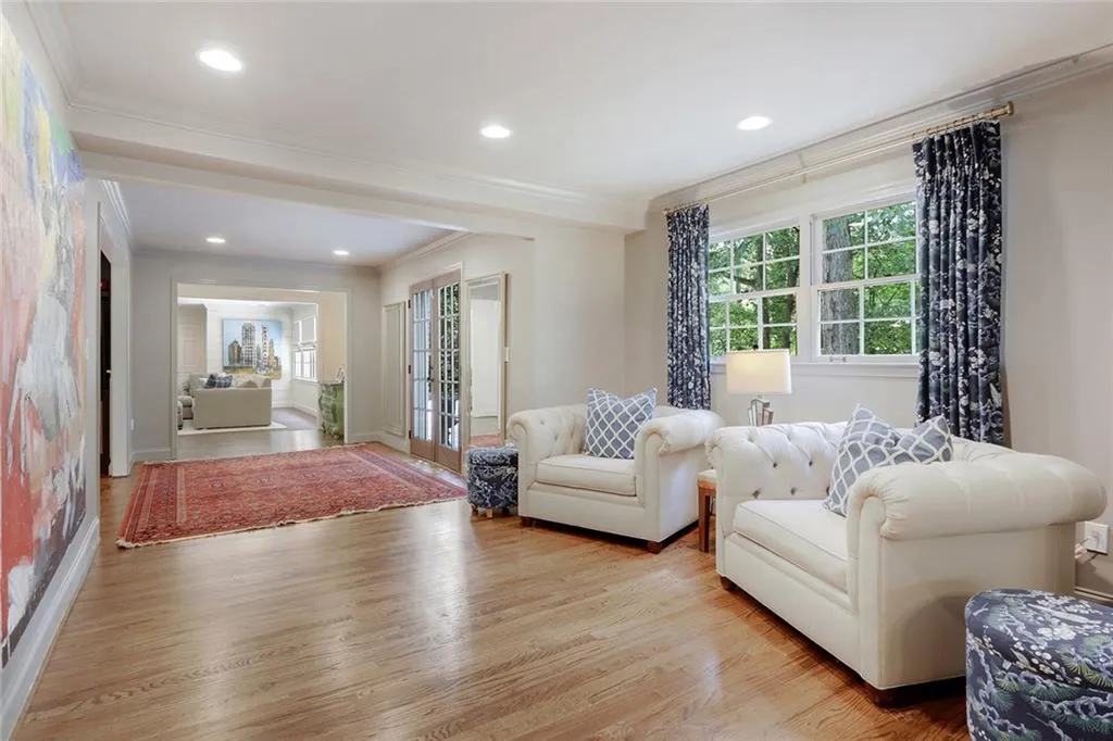 5200 High Point Road, Atlanta, Georgia 30342, 4 Bedrooms Bedrooms, ,3 BathroomsBathrooms,Residential,Sold,5200 High Point Road,6765638