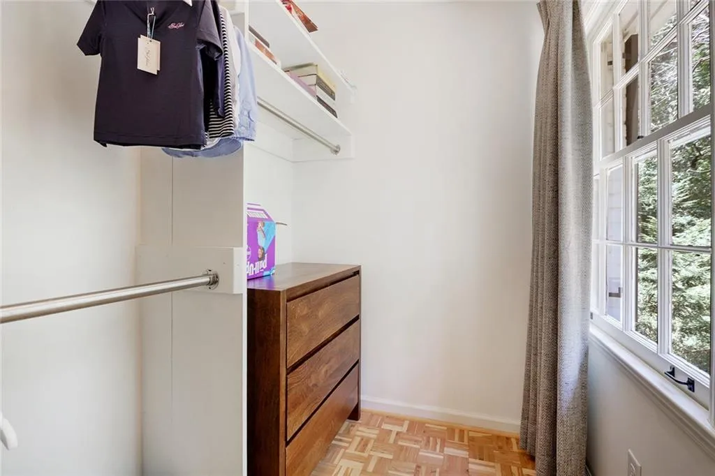 5200 High Point Road, Atlanta, Georgia 30342, 4 Bedrooms Bedrooms, ,3 BathroomsBathrooms,Residential,Sold,5200 High Point Road,6765638