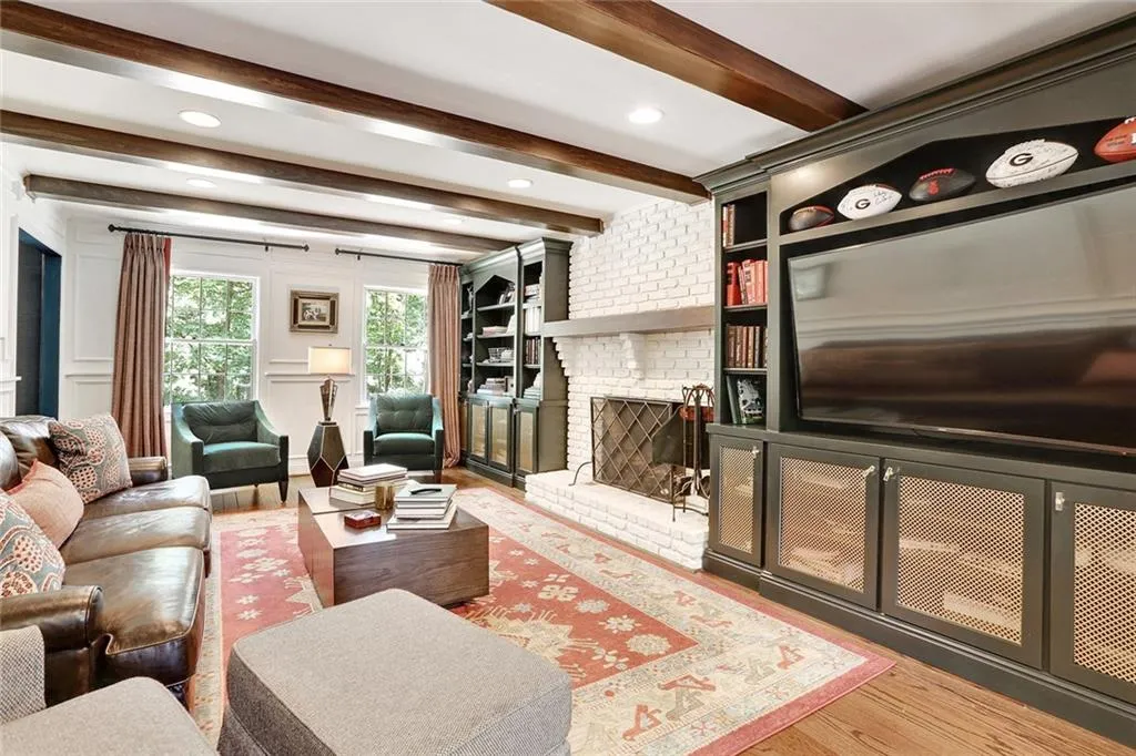 5200 High Point Road, Atlanta, Georgia 30342, 4 Bedrooms Bedrooms, ,3 BathroomsBathrooms,Residential,Sold,5200 High Point Road,6765638