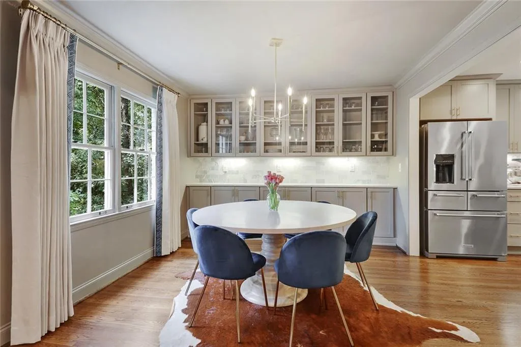 5200 High Point Road, Atlanta, Georgia 30342, 4 Bedrooms Bedrooms, ,3 BathroomsBathrooms,Residential,Sold,5200 High Point Road,6765638