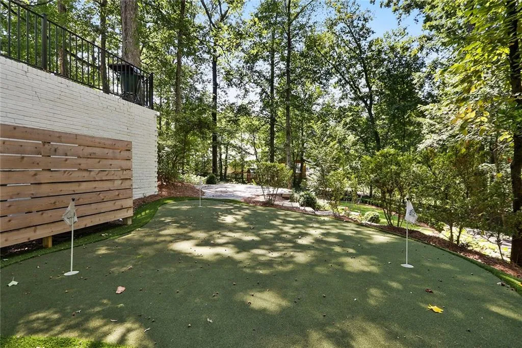 5200 High Point Road, Atlanta, Georgia 30342, 4 Bedrooms Bedrooms, ,3 BathroomsBathrooms,Residential,Sold,5200 High Point Road,6765638