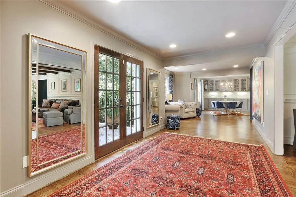 5200 High Point Road, Atlanta, Georgia 30342, 4 Bedrooms Bedrooms, ,3 BathroomsBathrooms,Residential,Sold,5200 High Point Road,6765638