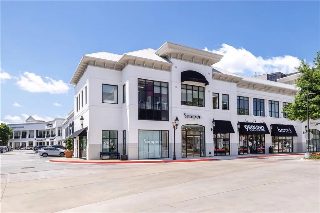 Everywhere you want to be! Just outside of Atlantic Station, and perfectly positioned at the ideal trifecta of Midtown, West Midtown & Buckhead!