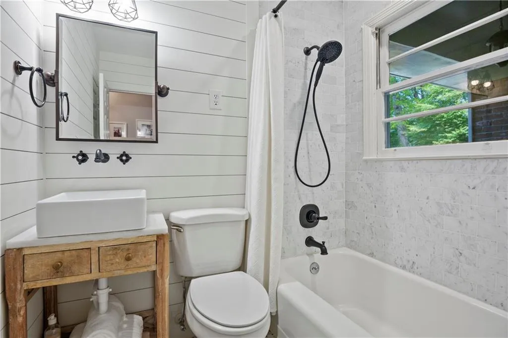 5605 Sherrell Drive, Atlanta, Georgia 30342, 4 Bedrooms Bedrooms, ,3 BathroomsBathrooms,Residential,Sold,5605 Sherrell Drive,6873219