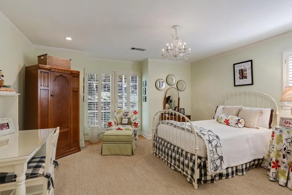 120 Forrest Lake Drive, Sandy Springs, Georgia 30327, 5 Bedrooms Bedrooms, ,6 BathroomsBathrooms,Residential,Sold,120 Forrest Lake Drive,6104431