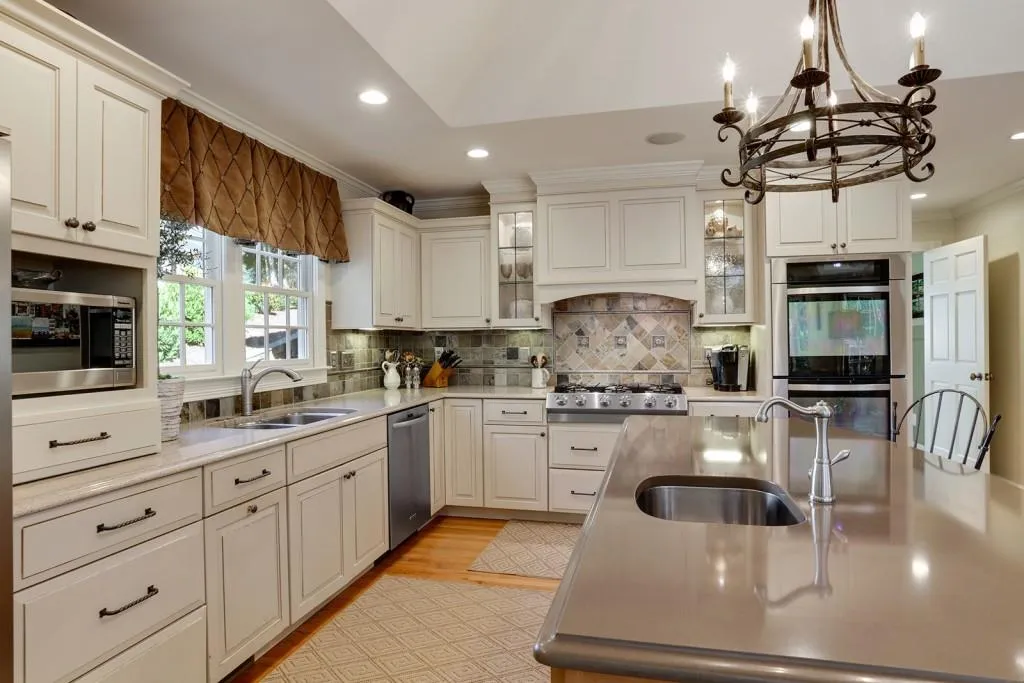 120 Forrest Lake Drive, Sandy Springs, Georgia 30327, 5 Bedrooms Bedrooms, ,6 BathroomsBathrooms,Residential,Sold,120 Forrest Lake Drive,6104431