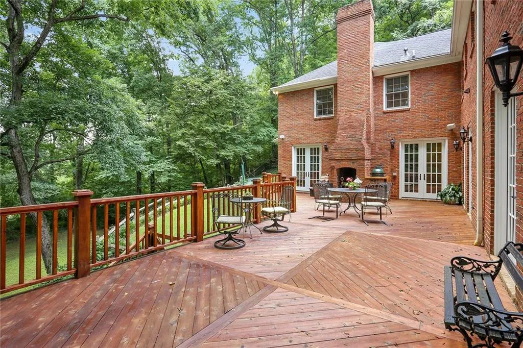 450 Ferry Landing, Sandy Springs, Georgia 30328, 5 Bedrooms Bedrooms, ,4 BathroomsBathrooms,Residential,Sold,450 Ferry Landing,6038718