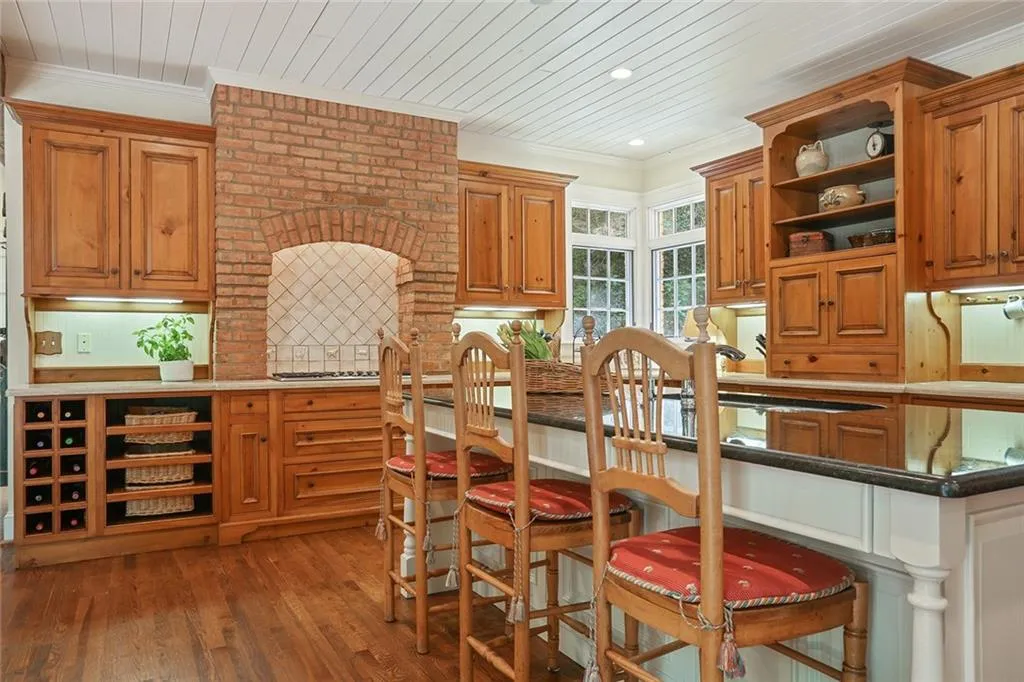 450 Ferry Landing, Sandy Springs, Georgia 30328, 5 Bedrooms Bedrooms, ,4 BathroomsBathrooms,Residential,Sold,450 Ferry Landing,6038718