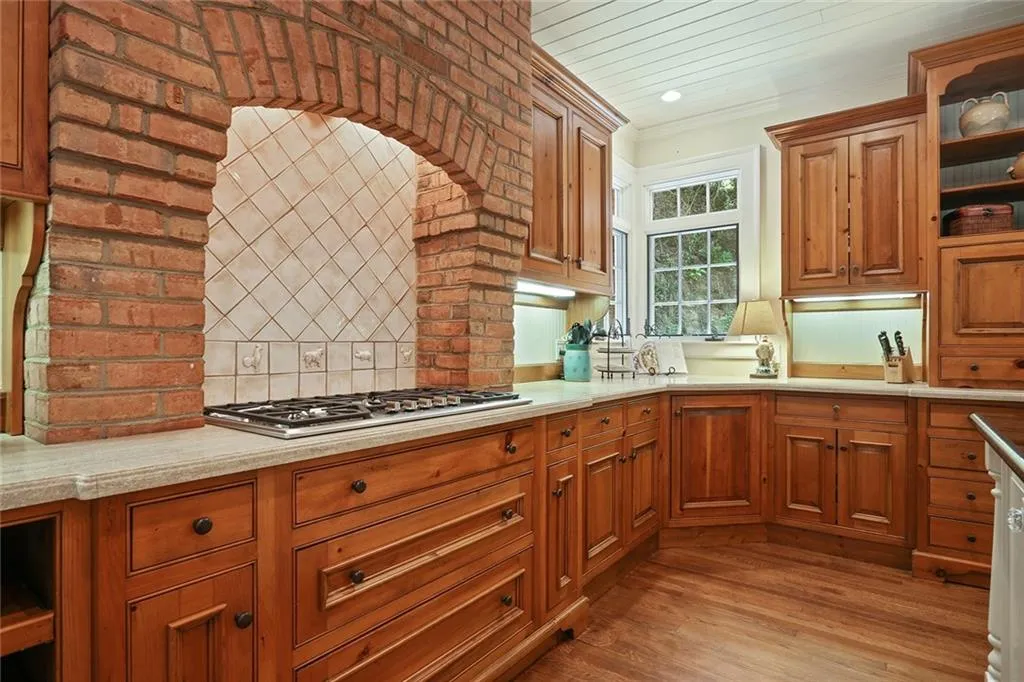 450 Ferry Landing, Sandy Springs, Georgia 30328, 5 Bedrooms Bedrooms, ,4 BathroomsBathrooms,Residential,Sold,450 Ferry Landing,6038718